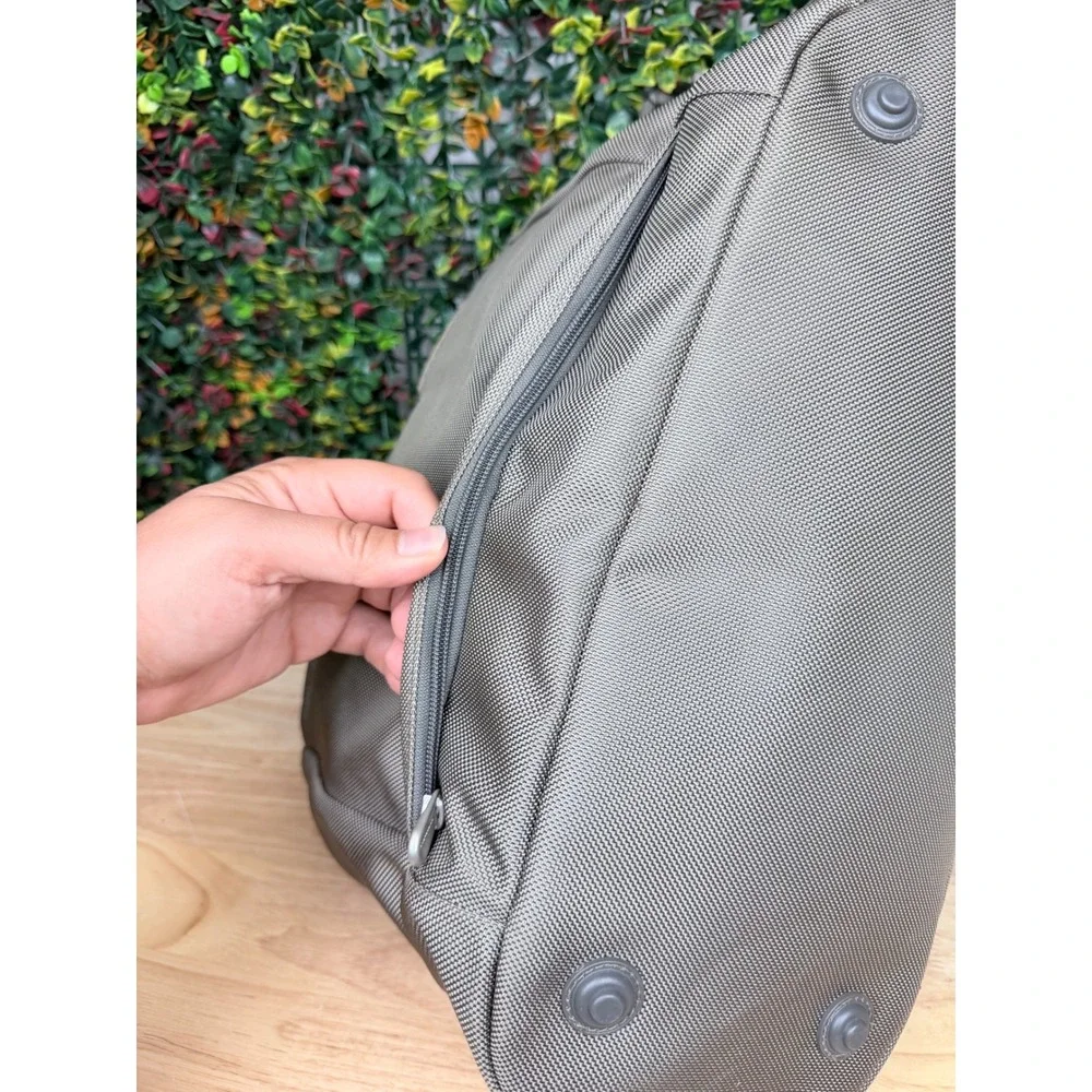 Briggs & Riley Taupe Ballistic Nylon Travel Tote Bag 255-7 Professional Carry On